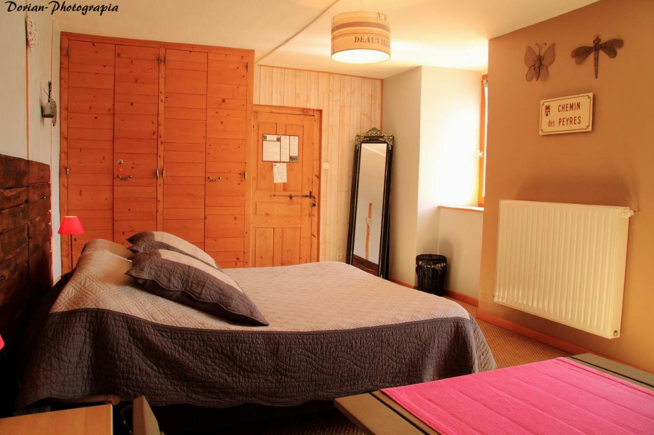 La Pierre Trouee Chambre D'Hotes Châteauneuf-de-Randon Kültér fotó